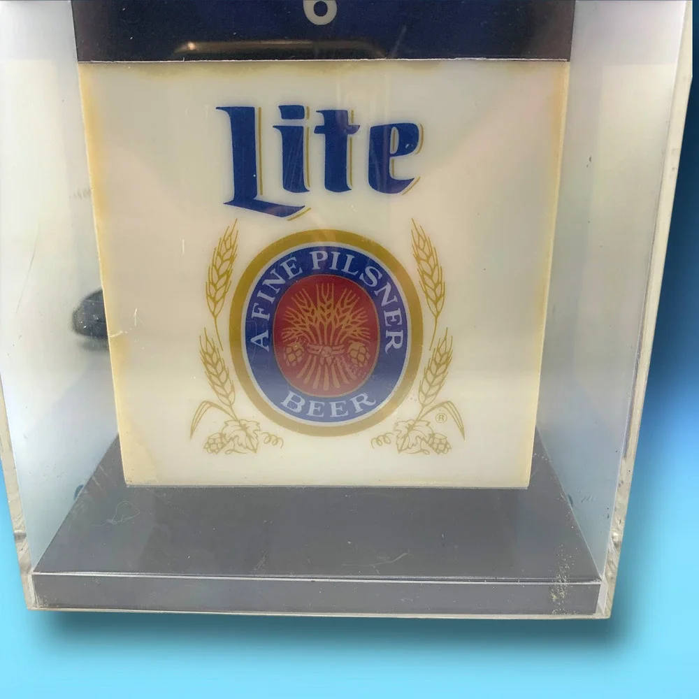 Vintage Miller Lite Beer Lighted Cube Clock A Fine Pilsner Bar Sign Works 9